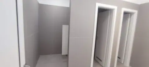 GLS — sanitarni prostor i ulazi u kabine
