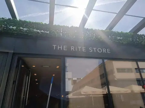 Razni objekti — ulaz u trgovinu The Rite Store